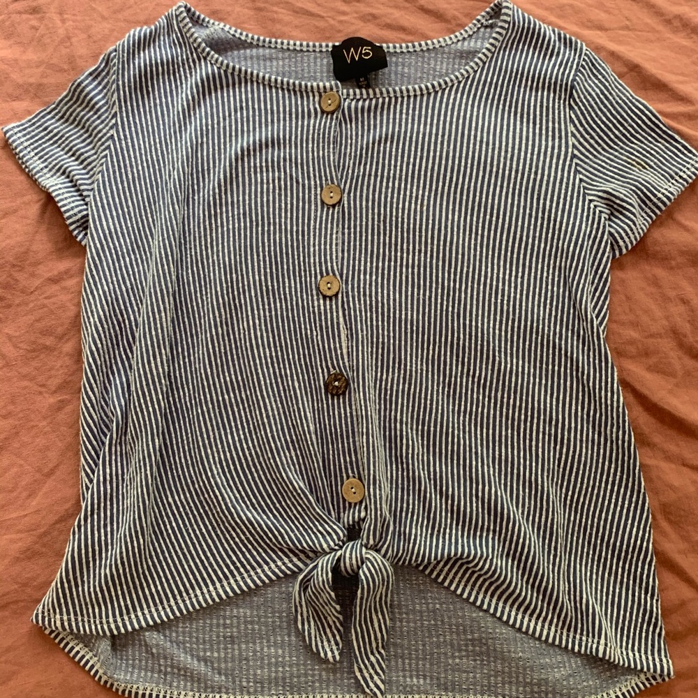 Tie-knot Tee